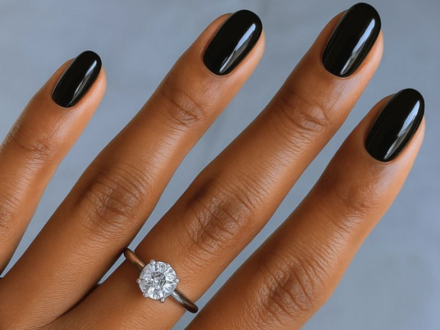 Enamel and femininity - Nicky's Glam Blog